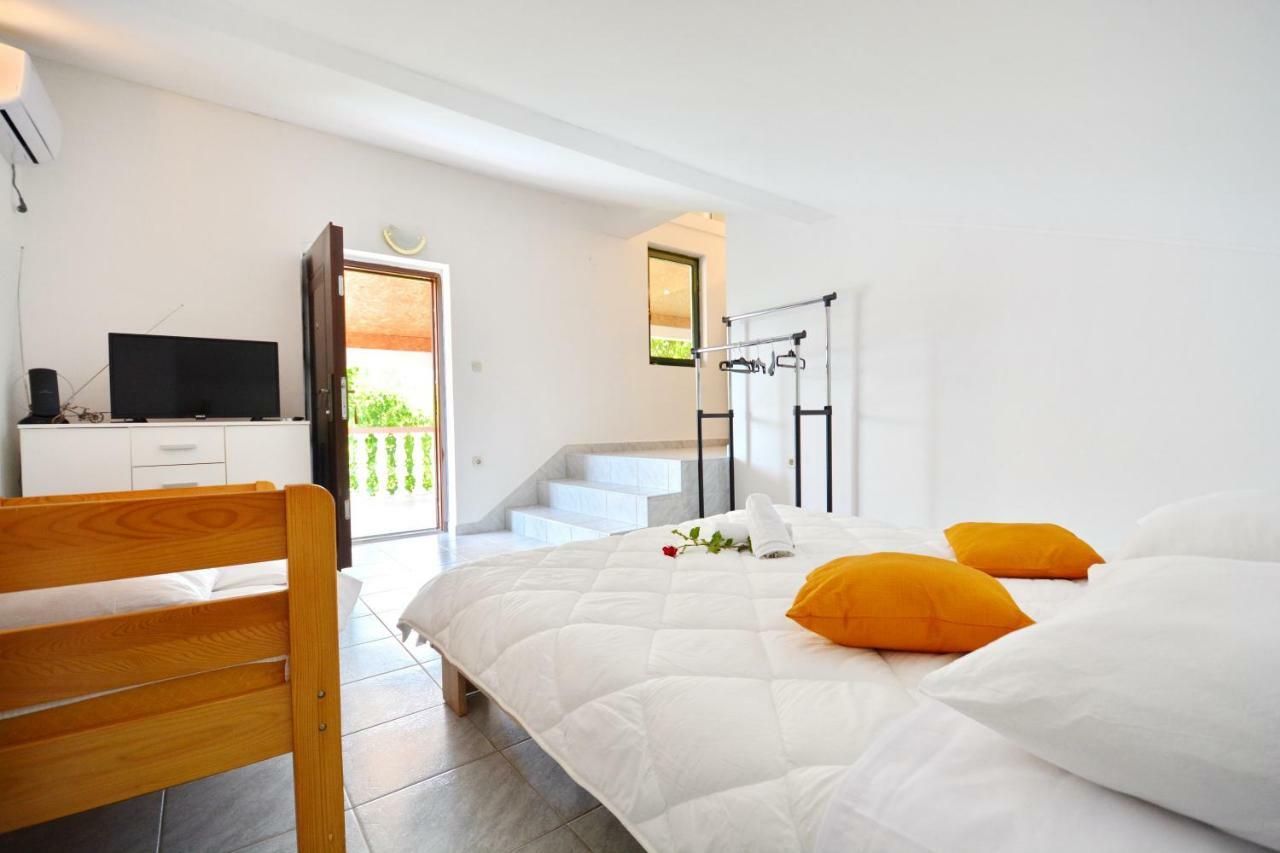 Sikovo Apartmani Maca מראה חיצוני תמונה