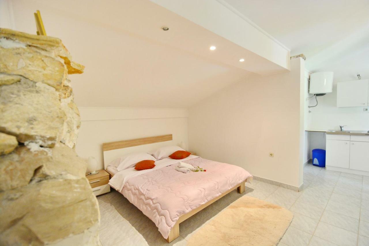 Sikovo Apartmani Maca מראה חיצוני תמונה