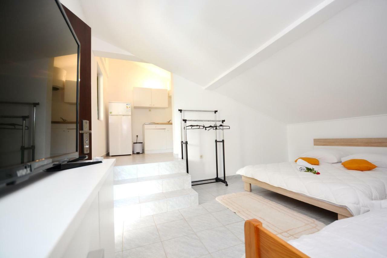 Sikovo Apartmani Maca מראה חיצוני תמונה