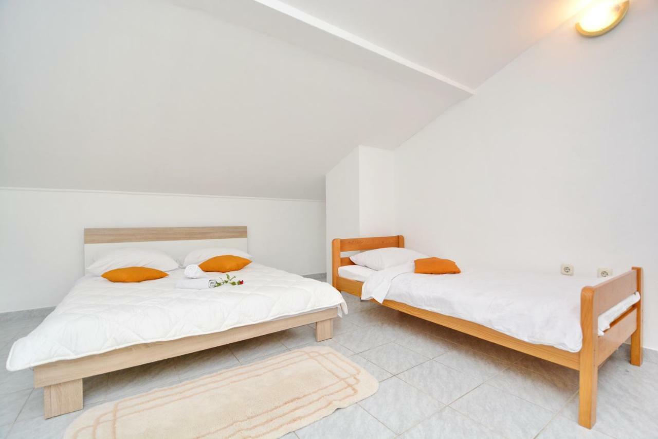 Sikovo Apartmani Maca מראה חיצוני תמונה