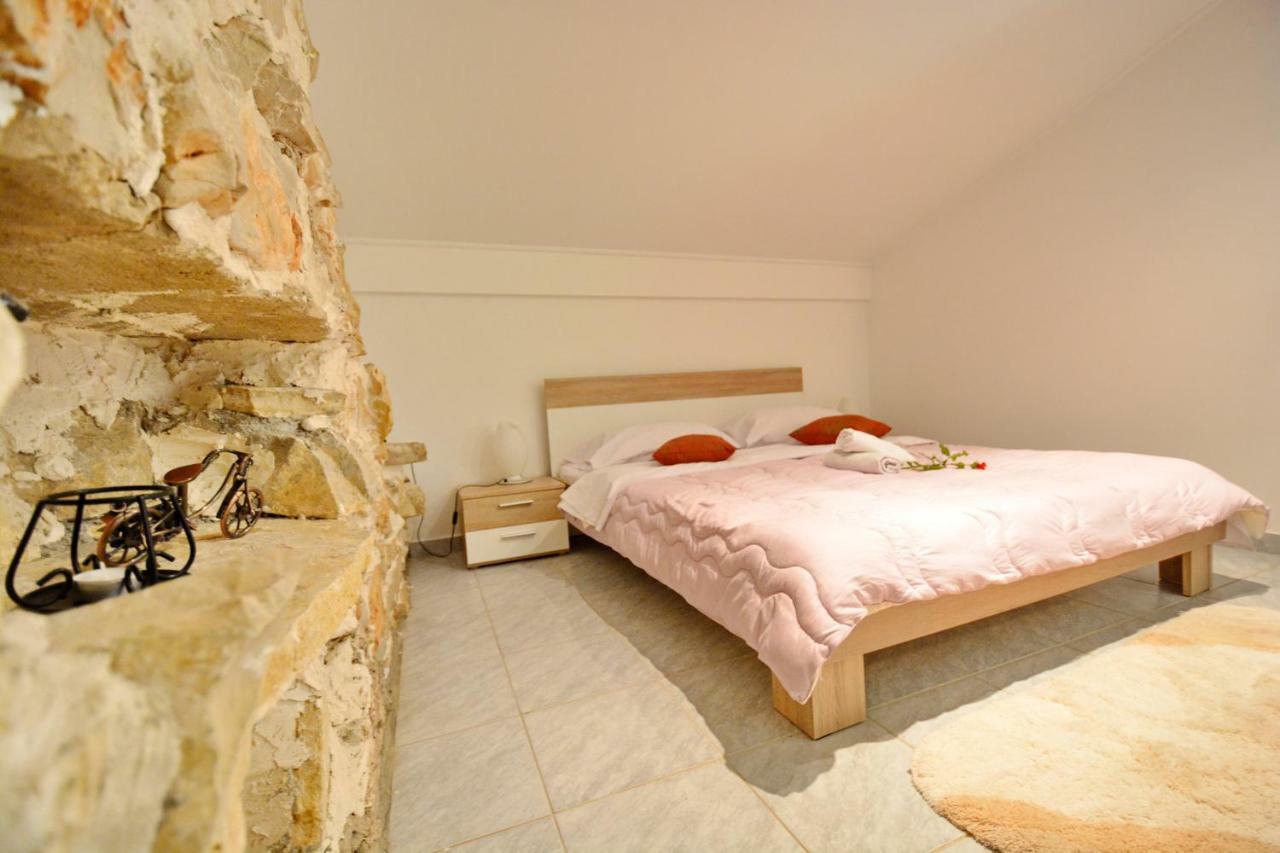 Sikovo Apartmani Maca מראה חיצוני תמונה